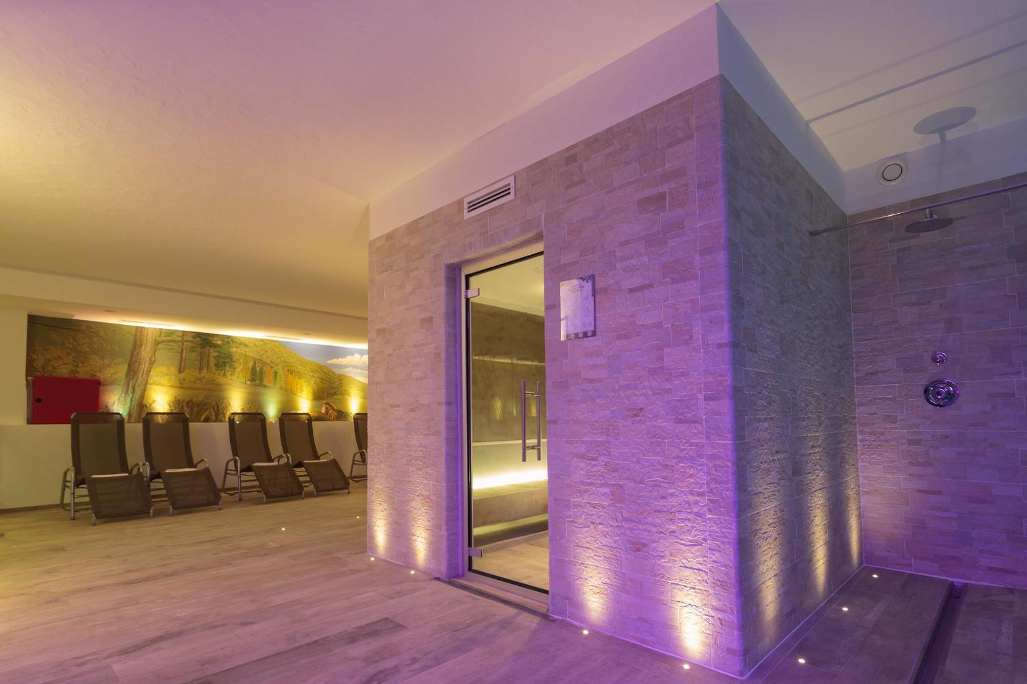 Residence Hotel Santa Maria Piscina E Wellness Peio Fonti Extérieur photo